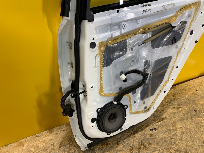 Дверь задняя правая LEAF 18-