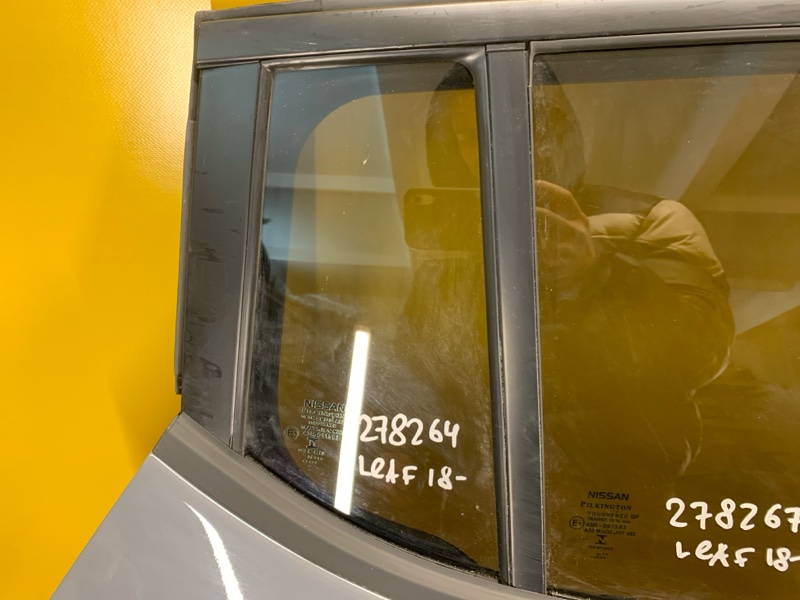Стекло двери глухое заднее правое NISSAN LEAF 18- 82220-5SF1A Б/У