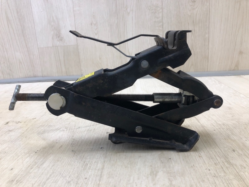 Домкрат VOLKSWAGEN BEETLE 11-19 1CO011031 Б/У