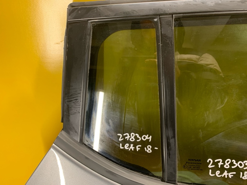 Стекло двери глухое заднее правое NISSAN LEAF 18- 82220-5SF1A Б/У