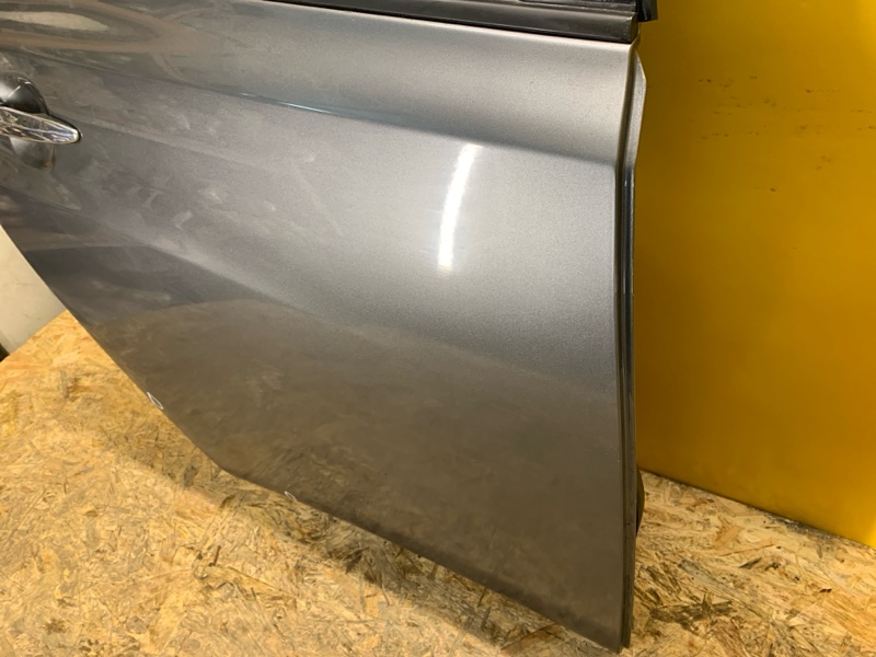 Дверь задняя правая LEAF 18-