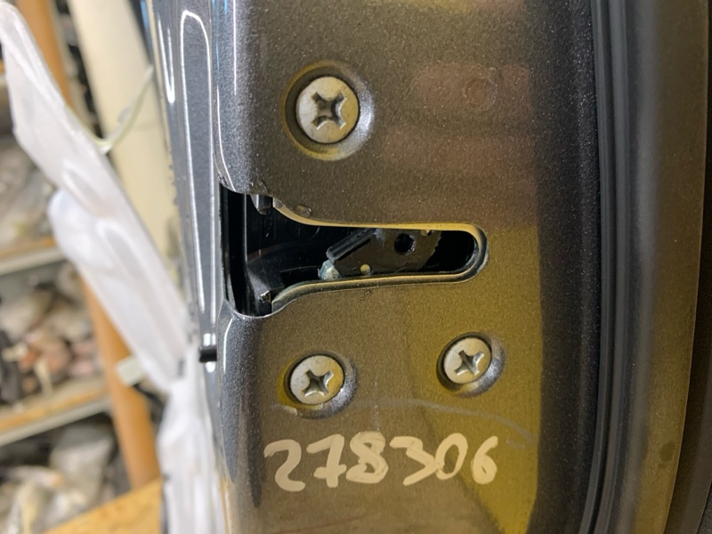 Замок двери задний правый NISSAN LEAF 18- 82500-4NP0A Б/У