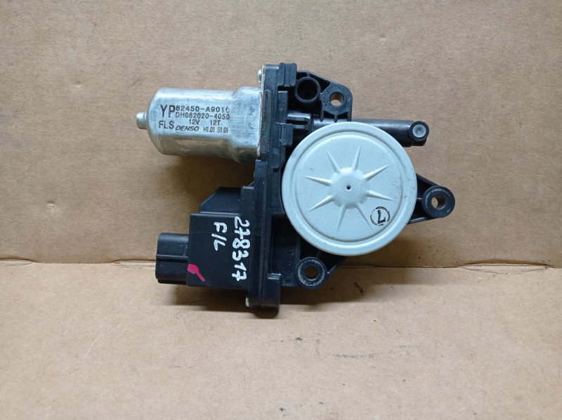 Моторчик стеклоподъемника передний левый KIA SEDONA 14-18 82450-A9010 Б/У