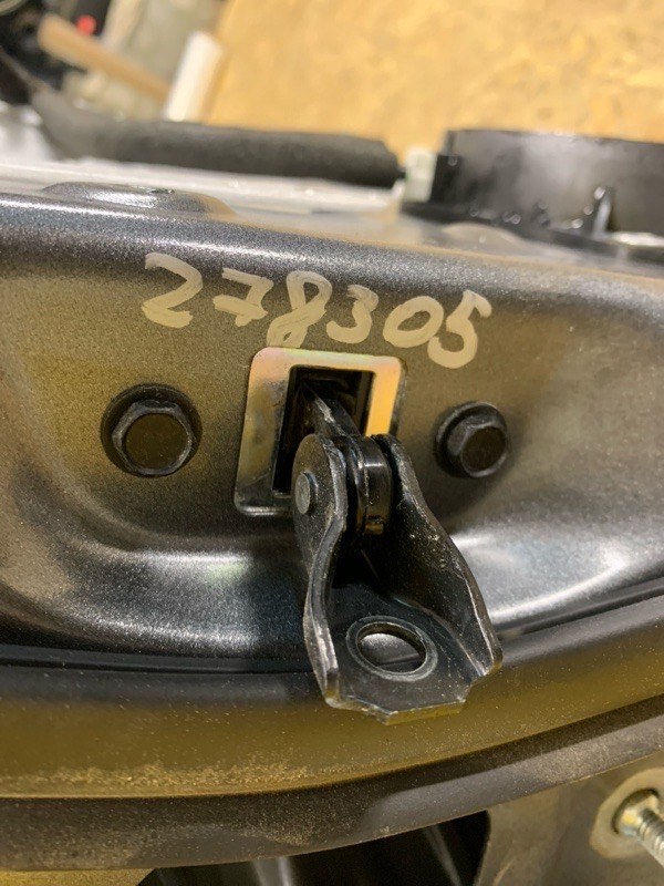 Запчасть ограничитель двери задний правый NISSAN LEAF 18- 82430-3NF0A Б/У Ограничитель двери задний правый NISSAN LEAF 18- 82430-3NF0A Б/У