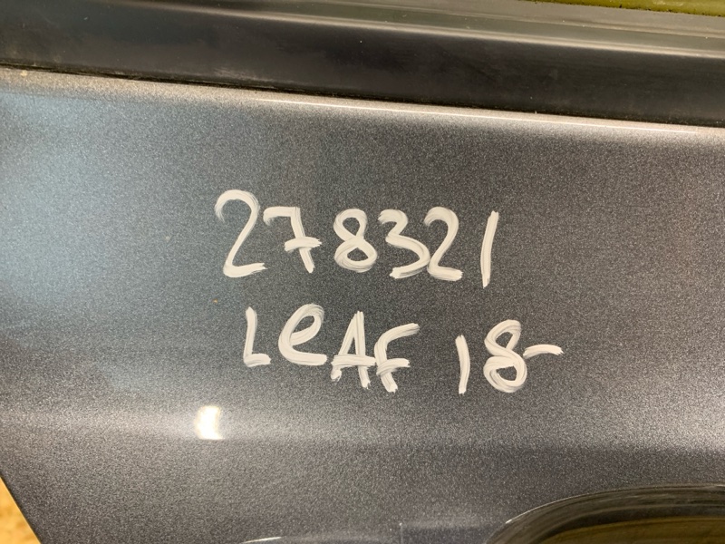 Дверь передняя правая LEAF 18-