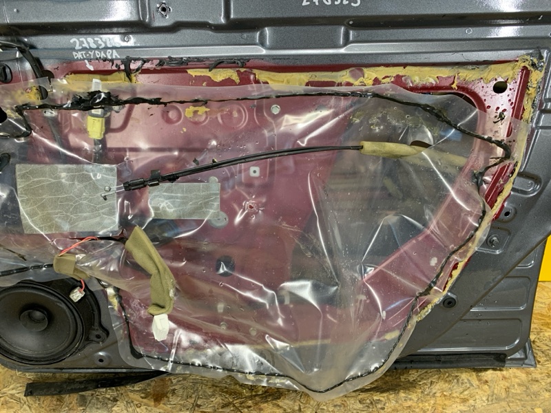 Дверь передняя правая LEAF 18-