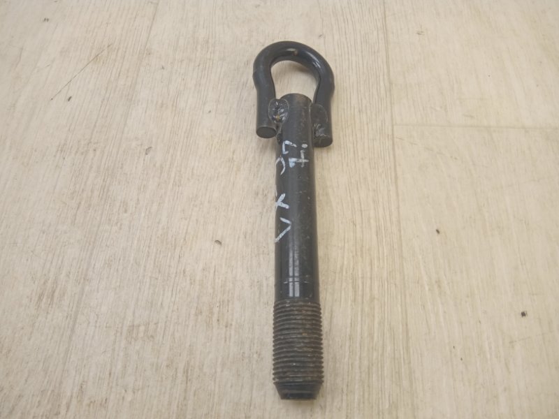 Крюк буксировочный CAMRY 50 12-15