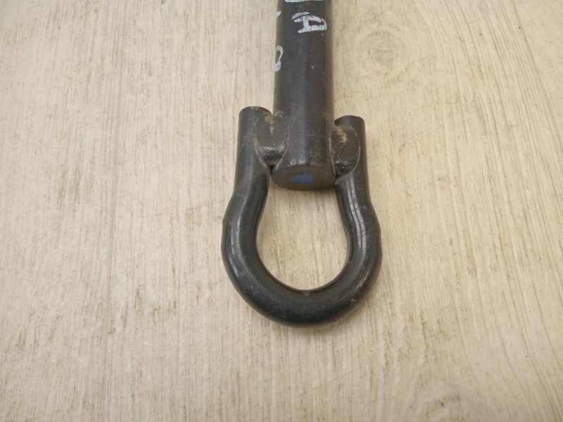 Крюк буксировочный CAMRY 50 12-15