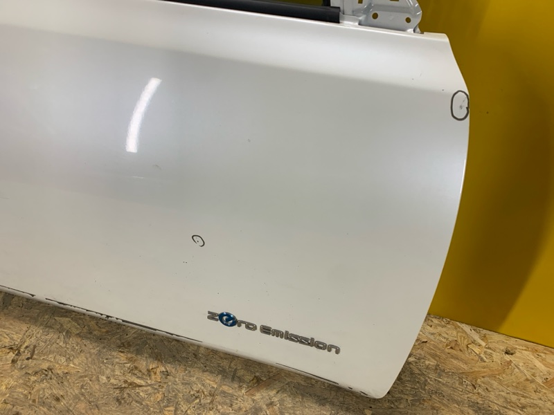 Дверь передняя правая LEAF 18-