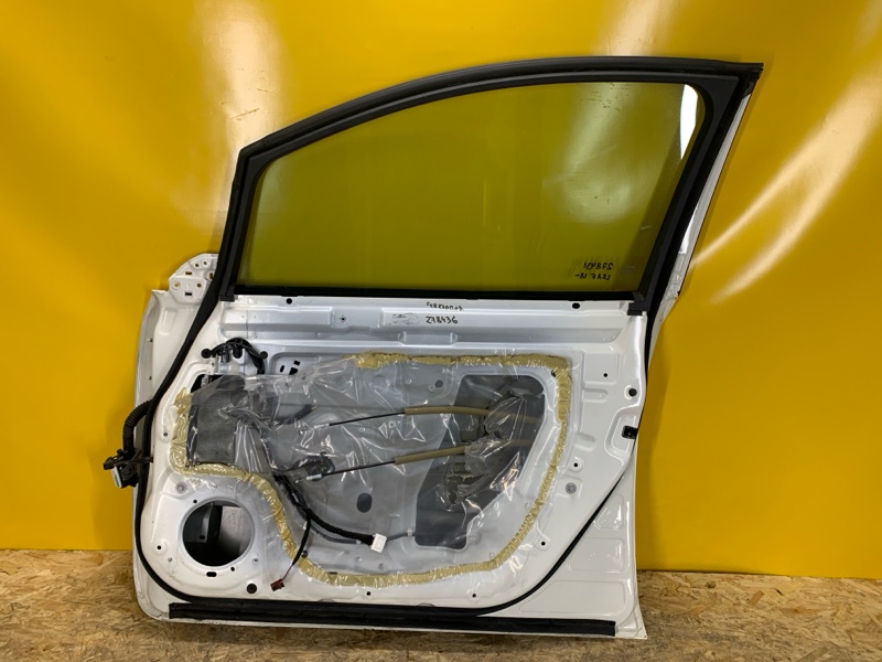 Дверь передняя правая LEAF 18-