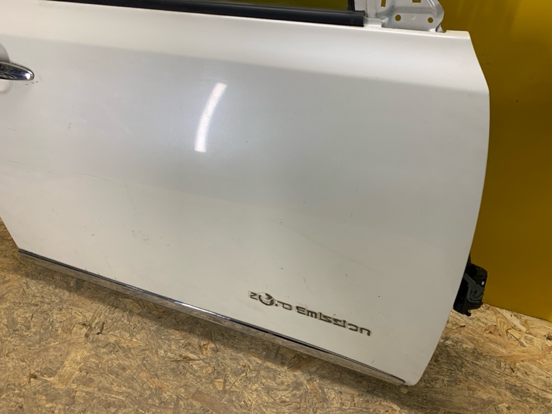 Дверь передняя правая LEAF 18-