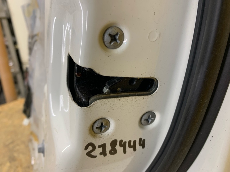 Замок двери передний правый NISSAN LEAF 18- 80500-4NP0A Б/У