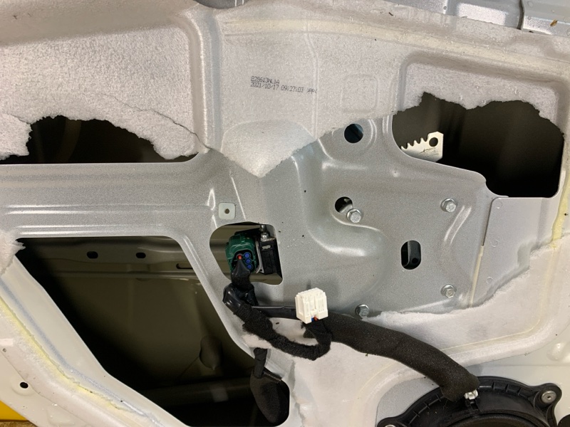 Стеклоподъемник задний левый NISSAN LEAF 18- 82721-3NN0A Б/У