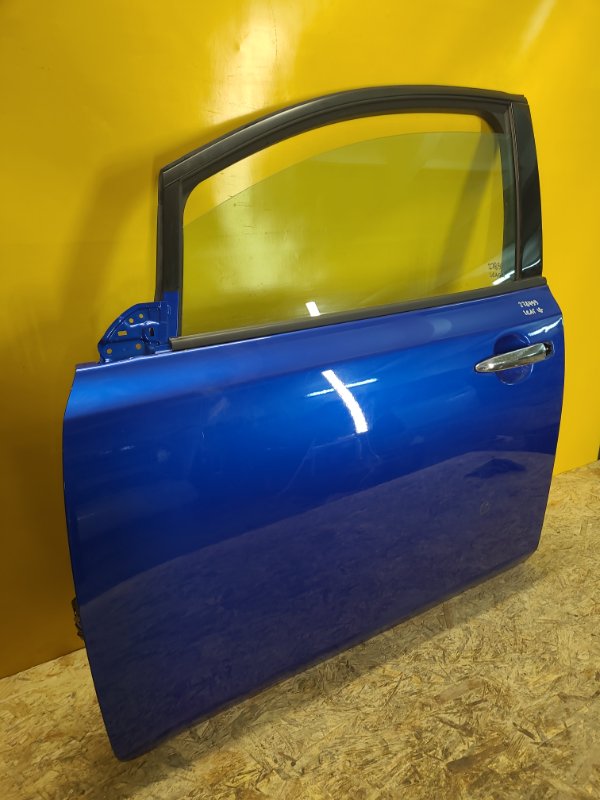 Дверь передняя левая LEAF 18-