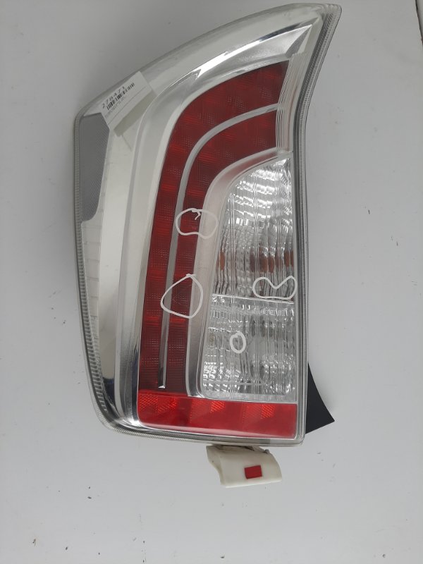 Фонарь наружный левый TOYOTA PRIUS - 30 09-17 81561-47190 Б/У