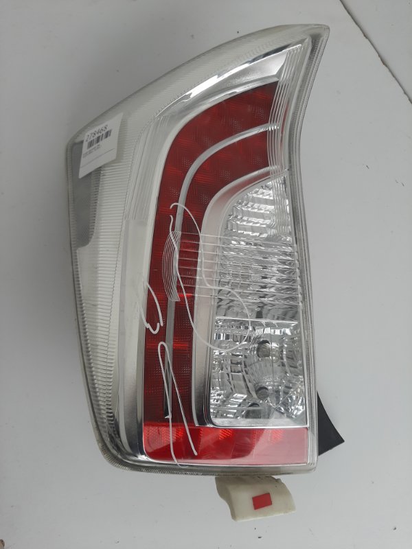 Фонарь наружный левый TOYOTA PRIUS - 30 09-17 81561-47190 Б/У