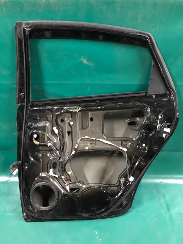 Дверь задняя правая PRIUS - 30 09-17