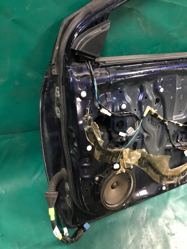 Дверь передняя правая COROLLA 150 06-13