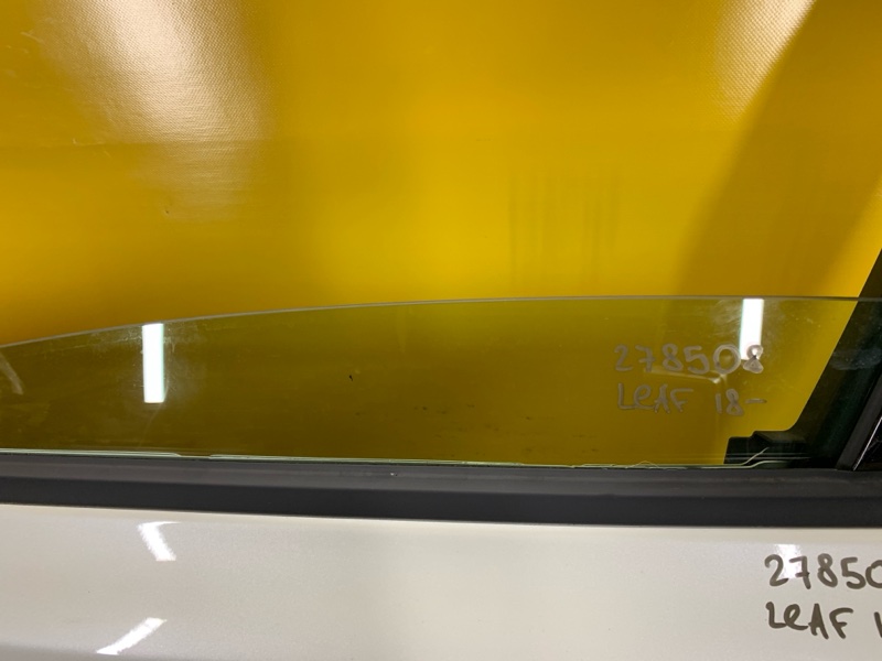 Стекло двери переднее левое NISSAN LEAF 18- 80331-5SF0A Б/У