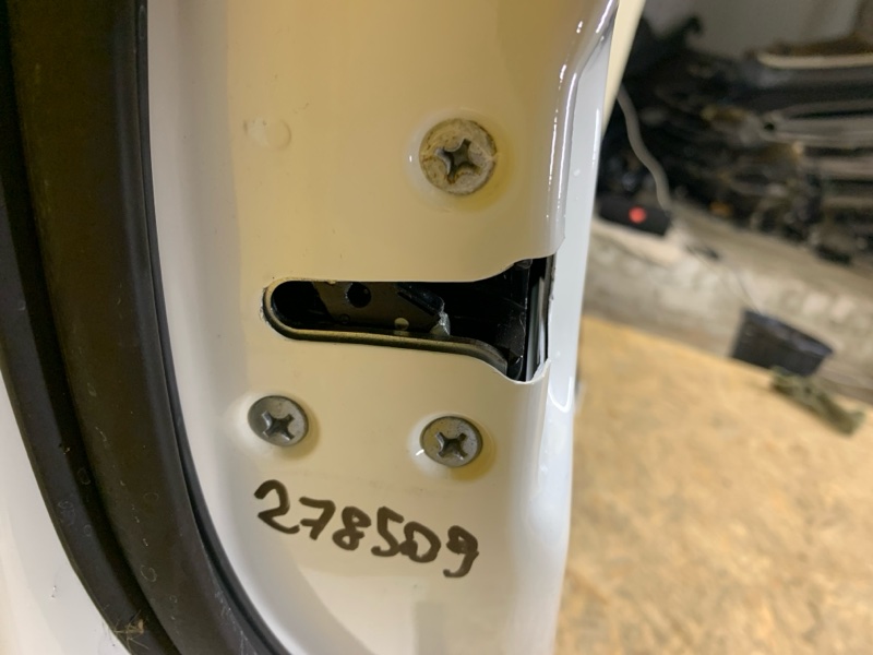 Замок двери передний левый NISSAN LEAF 18- 80501-4NP0A Б/У