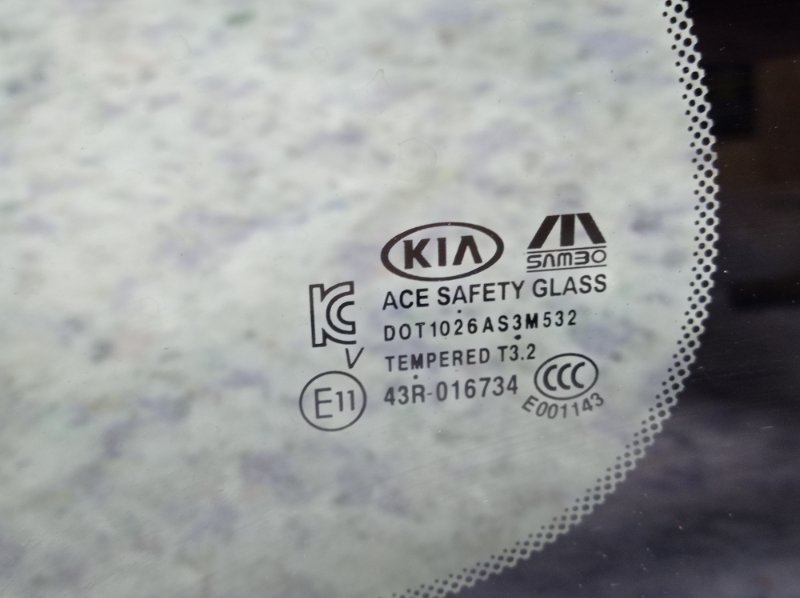 Стекло в кузов заднее левое SEDONA 14-18 16 YP 3.3 G6DM