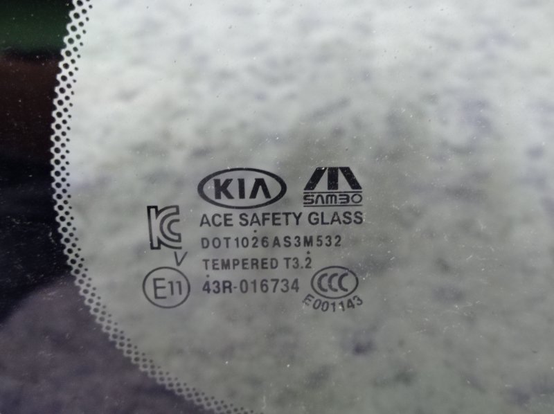 Стекло в кузов заднее правое SEDONA 14-18 16 YP 3.3 G6DM