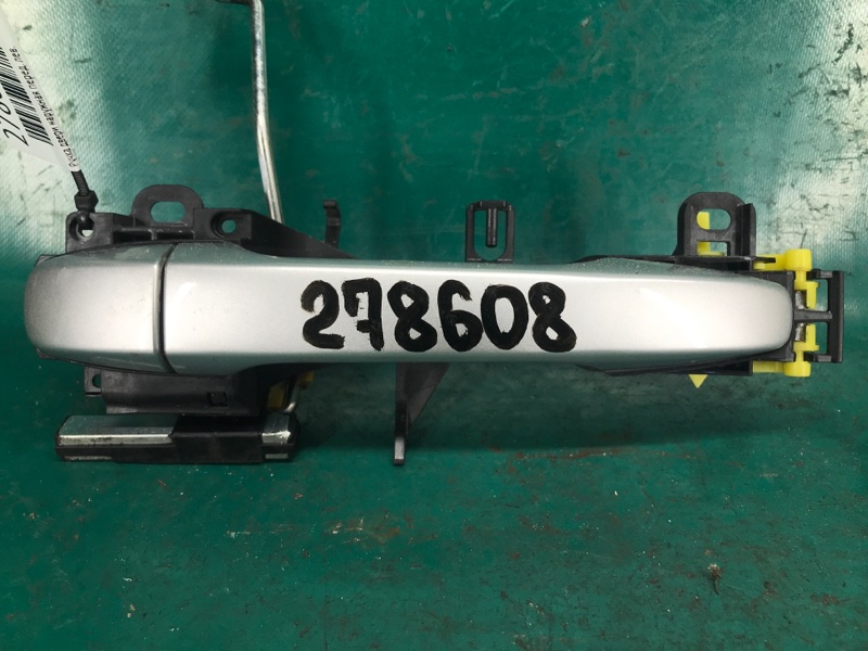 Запчасть ручка двери наружная передняя левая TOYOTA PRIUS - 30 09-17 69210-74030-B9 Б/У Ручка двери наружная передняя левая TOYOTA PRIUS - 30 09-17 69210-74030-B9 Б/У