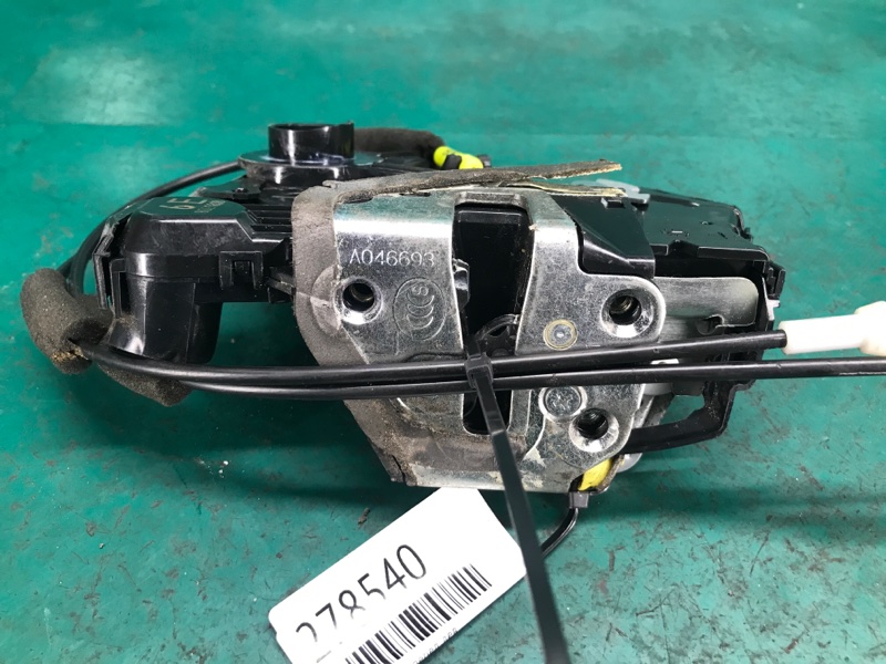 Запчасть замок двери передний левый TOYOTA CAMRY 40 06-11 69040-06180 Б/У Замок двери передний левый TOYOTA CAMRY 40 06-11 69040-06180 Б/У