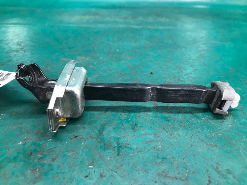 Ограничитель двери передний левый TOYOTA PRIUS - 30 09-17