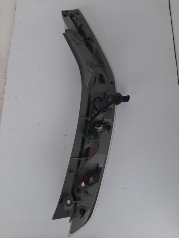 Фонарь наружный задний левый LEAF 10-17