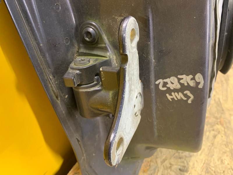 Петля двери нижняя задняя правая MITSUBISHI COLT (Z30) 02-12 MN127866 Б/У