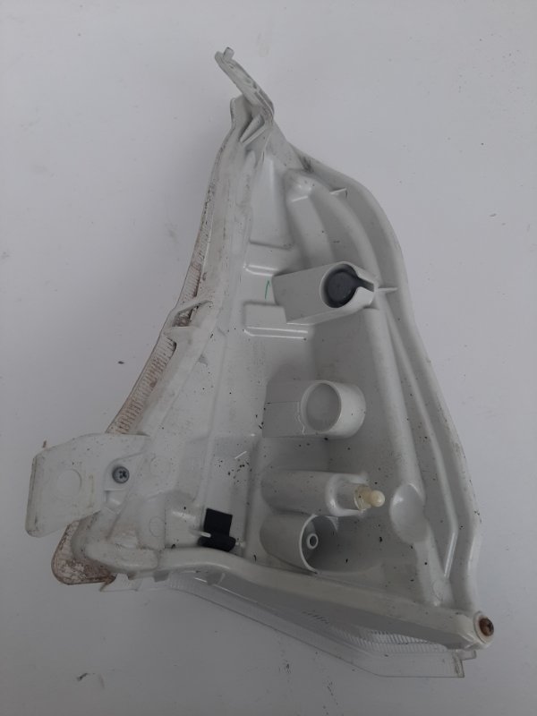 Указатель поворота передний правый LEAF 10-17