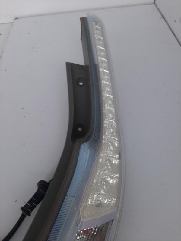 Фонарь наружный задний правый NISSAN LEAF 10-17