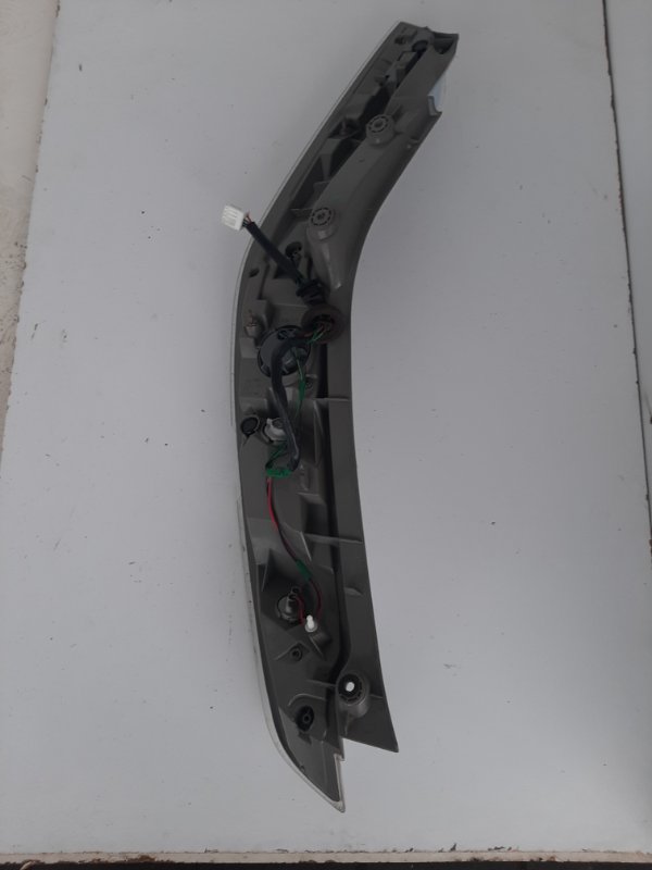 Фонарь наружный задний правый LEAF 10-17