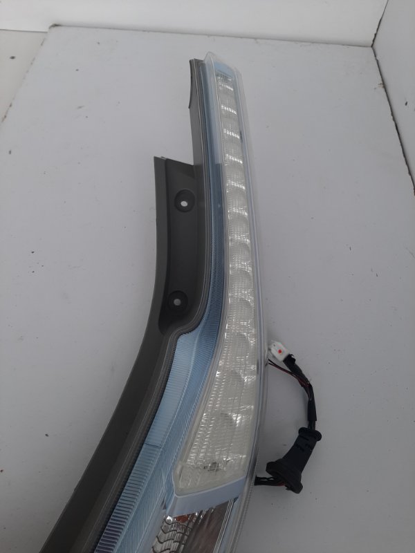 Фонарь наружный задний правый NISSAN LEAF 10-17