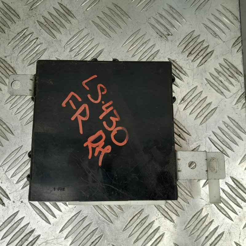 Блок управления дверей передний правый LEXUS LS430 00-06 89222-50180 Б/У