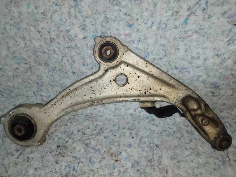 Рычаг передней подвески нижний левый ALTIMA L32 07-12