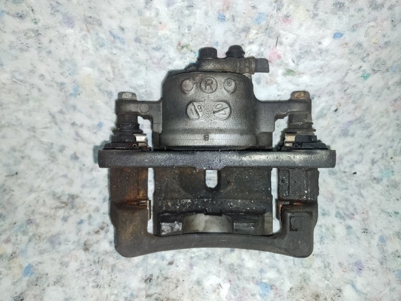 Суппорт тормозной передний правый PRIUS - 30 09-17