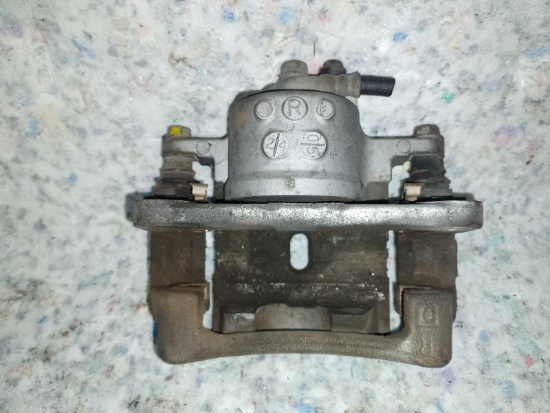 Суппорт тормозной передний правый PRIUS - 30 09-17