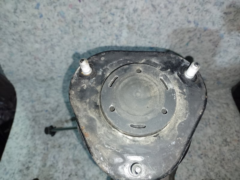 Амортизатор передний правый PRIUS - 30 09-17 Амортизатор передний правый PRIUS - 30 09-17