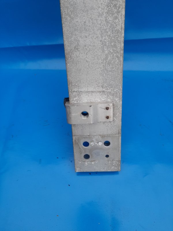 Усилитель переднего бампера передний PRIUS - 30 09-17 Усилитель переднего бампера передний PRIUS - 30 09-17