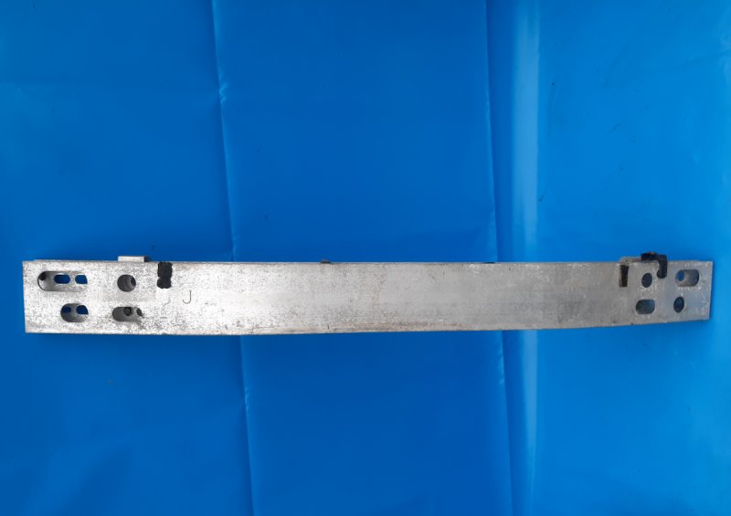 Усилитель переднего бампера передний TOYOTA PRIUS - 30 09-17 52021-47032 Б/У