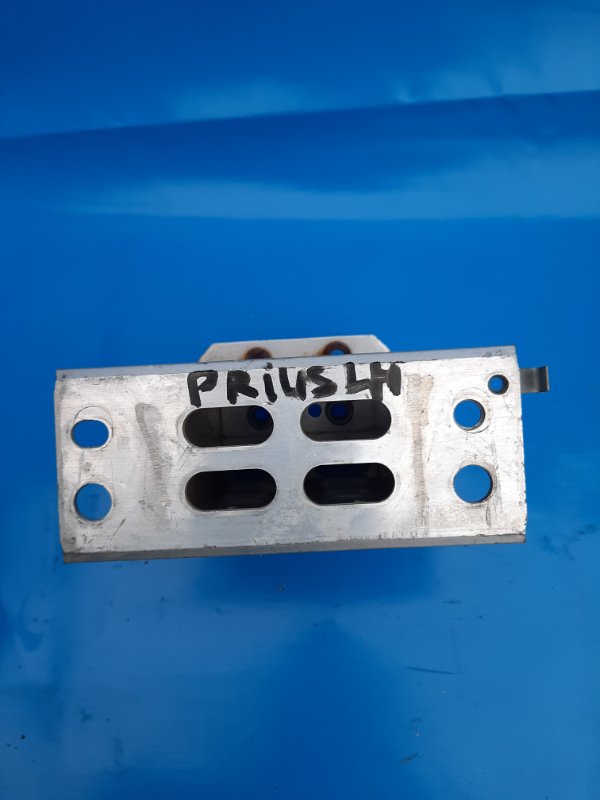 Запчасть кронштейн усилителя переднего бампера передний левый TOYOTA PRIUS - 30 09-17 57014-47040 Б/У Кронштейн усилителя переднего бампера передний левый TOYOTA PRIUS - 30 09-17 57014-47040 Б/У