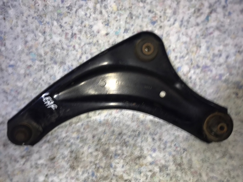 Рычаг передней подвески нижний левый NISSAN LEAF 10-17 54501-1KA0B Б/У