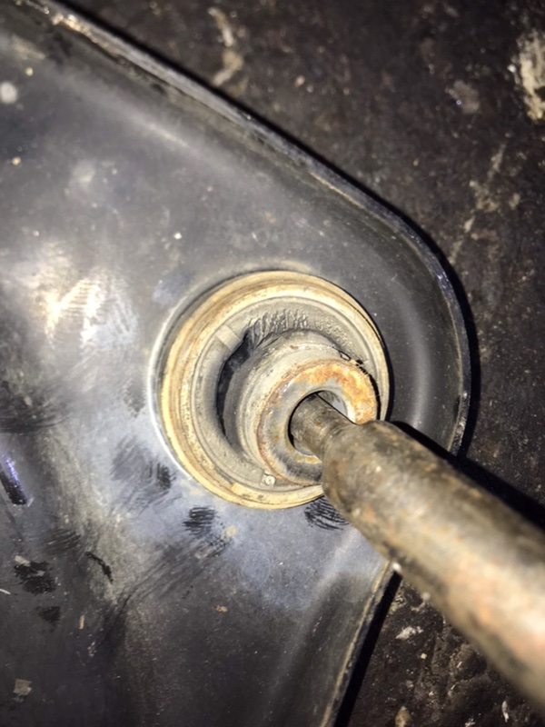 Рычаг передней подвески нижний правый NISSAN LEAF 10-17