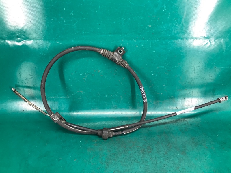 Трос стояночного тормоза левый MITSUBISHI OUTLANDER XL 05-13 Б/У
