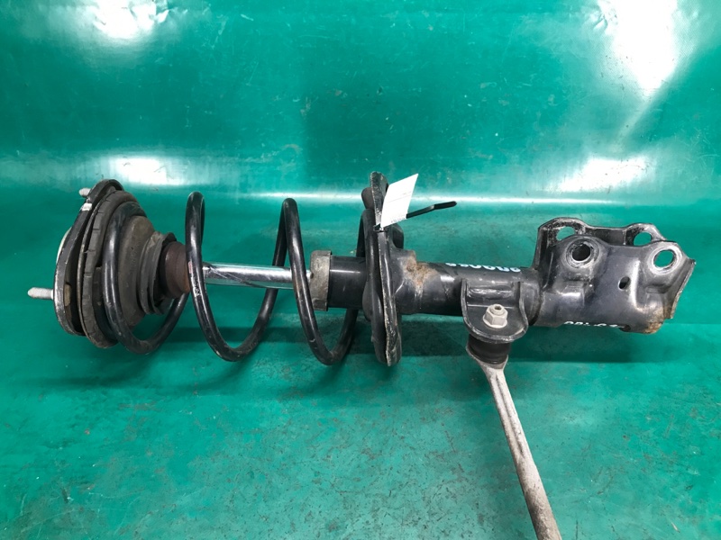 Амортизатор передний левый TOYOTA PRIUS - 30 09-17 Амортизатор передний левый TOYOTA PRIUS - 30 09-17