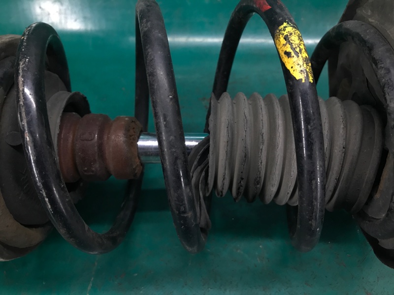 Амортизатор передний правый PRIUS - 30 09-17 Амортизатор передний правый PRIUS - 30 09-17