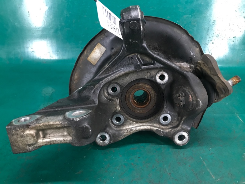 Кулак поворотный правый PRIUS - 30 09-17