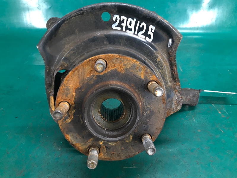 Кулак поворотный передний правый X-TRAIL T30 01-07